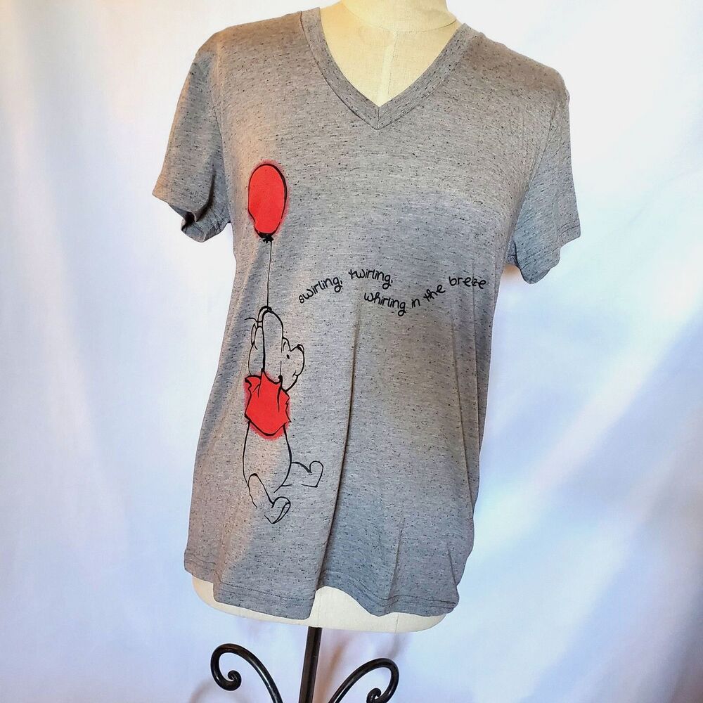 Disney Winnie the Pooh Vneck T Shirt, Medium